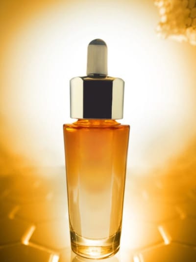 ഉറങ്ങുംമുമ്പ് കണ്ണിനടിയിൽ തേൻപുരട്ടി നോക്കൂ