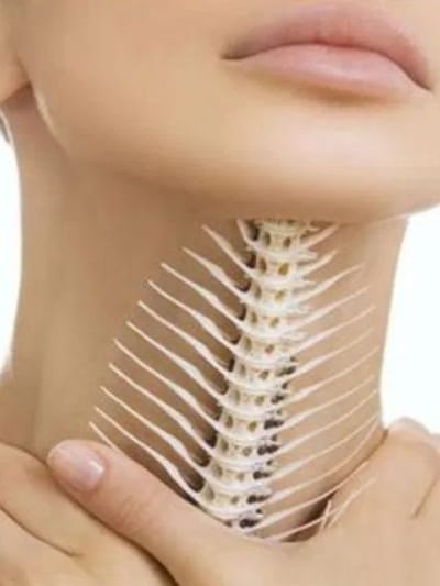 തൊണ്ടയിൽ മീൻമുള്ള് കുടുങ്ങിയാൽ പഴം വിഴുങ്ങിയാൽ പോരാ