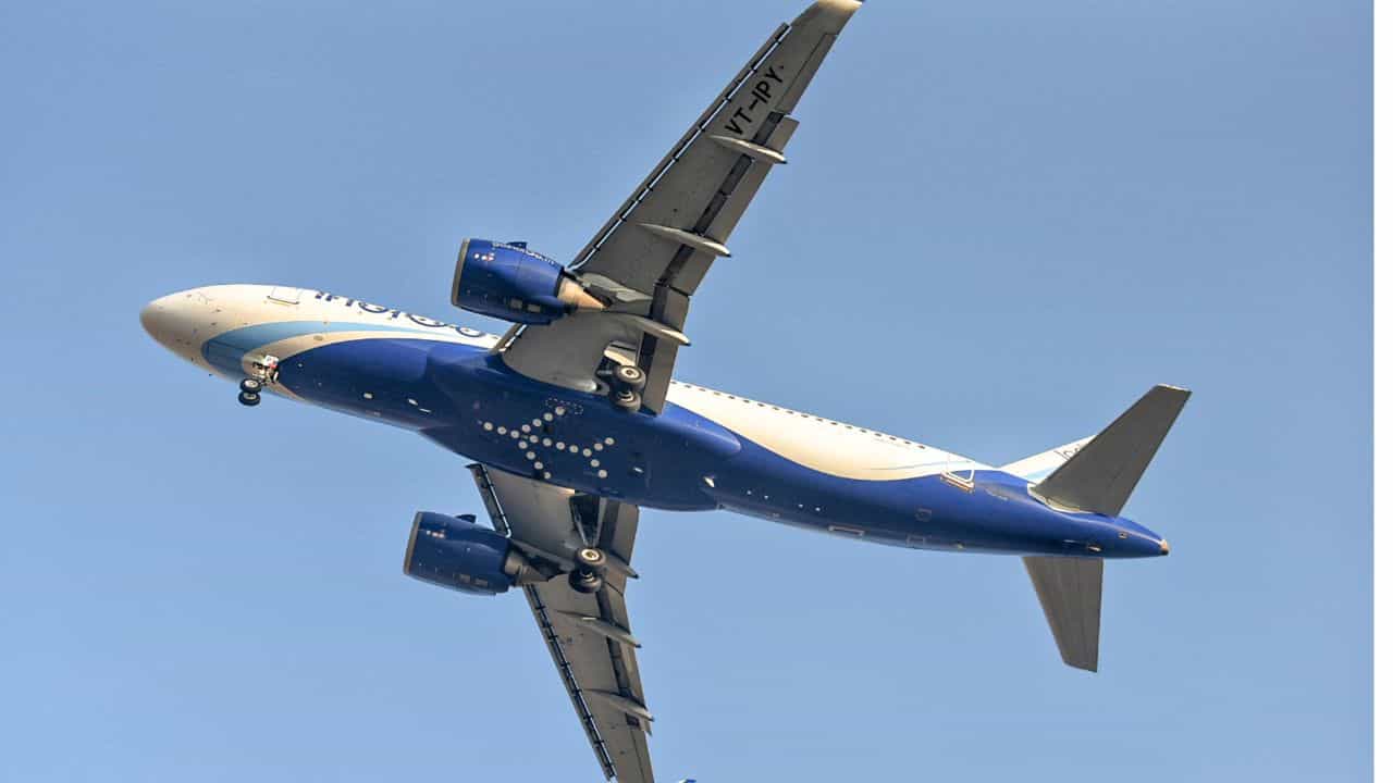 Delhi-Goa Flight: ലൈറ്ററുമായി വിമാനത്തിനുള്ളിൽ, ശുചിമുറിയിൽ പുകവലി; യുവാവിനെതിരെ കേസ്