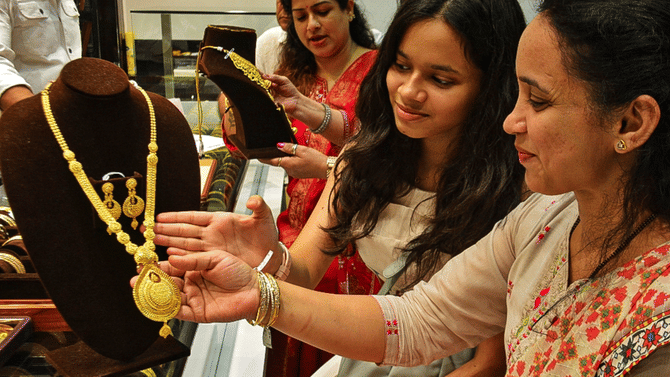 സ്വർണം വൻ കുതിപ്പിൽ, മൂന്നാമതും വില കൂടി