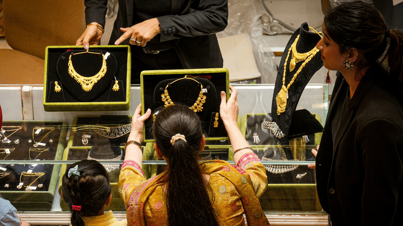 Kerala Gold Rate: ദേ പോയി താഴേക്ക്, കാത്തിരുന്ന വിലയിൽ സ്വർണം, ഇന്നത്തെ നിരക്ക് അറിഞ്ഞോ