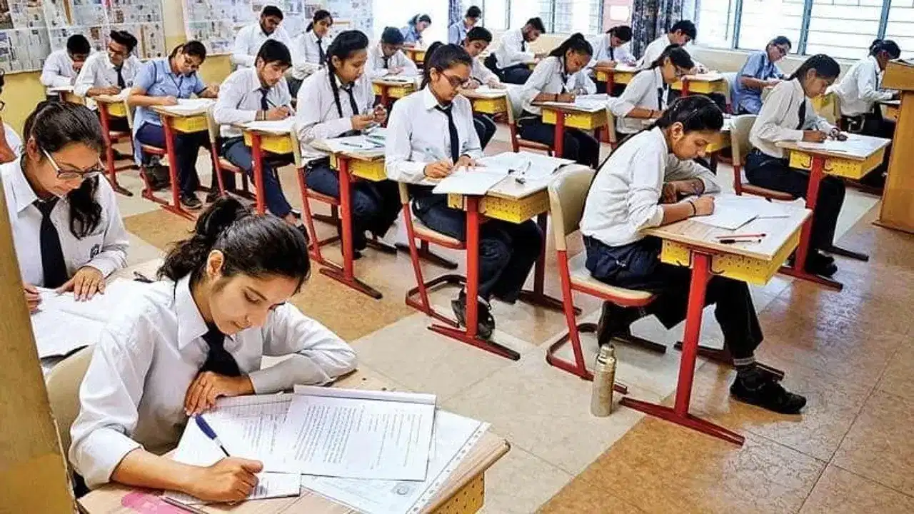 UAE SSLC, Plus 2 Exams : ​ഗൾഫിലെ എസ്എസ്എൽസി പ്ലസ്ടു പരീക്ഷകൾ വീണ്ടും മാറ്റി, പുതിയ മൂല്യ നിർണയരീതി ഇങ്ങനെ