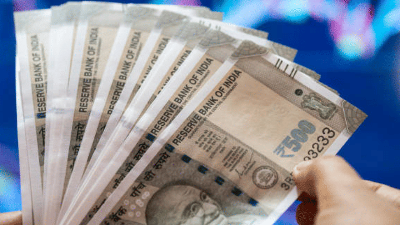 Opposition Leader Salary: മന്ത്രിമാർക്ക് തുല്യമായ ശമ്പളം, പ്രതിപക്ഷ നേതാവ് മാസം വാങ്ങുന്നത് എത്ര? Opposition Leader Salary: മന്ത്രിമാർക്ക് തുല്യമായ ശമ്പളം, പ്രതിപക്ഷ നേതാവ് മാസം വാങ്ങുന്നത് എത്ര?