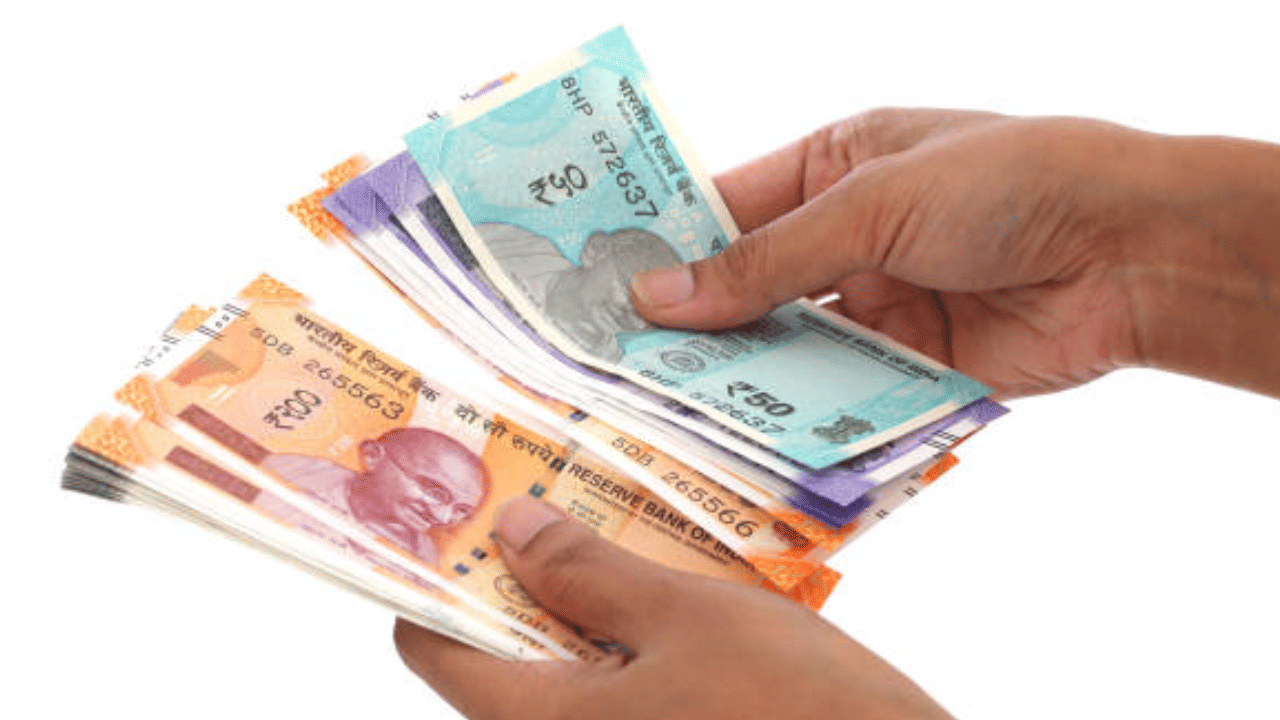 Ministers Salary: ജയിച്ച് മന്ത്രിയായാൽ ശമ്പളം ലക്ഷങ്ങളോ? മാസം കിട്ടുന്നത്.... Ministers Salary: ജയിച്ച് മന്ത്രിയായാൽ ശമ്പളം ലക്ഷങ്ങളോ? മാസം കിട്ടുന്നത്....