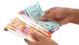 സർക്കാർ ജീവനക്കാർക്ക് കോളടിച്ചു, റെക്കോർഡ് ശമ്പള വർദ്ധനവ് വരുന്നു