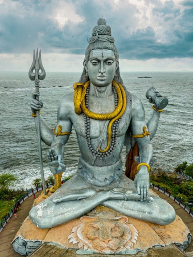 രോഗമുക്തിക്ക് തിങ്കളാഴ്ച ശിവന് അർപ്പിക്കേണ്ട വഴിപാടുകൾ