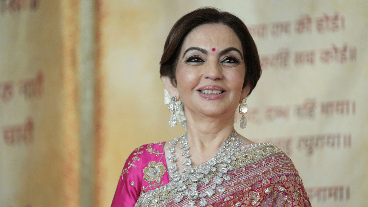 Nita Ambani: 60 കഴിഞ്ഞെങ്കിലും അതിശയിപ്പിക്കുന്ന സൗന്ദര്യം, നിത അംബാനിയുടെ ഫിറ്റ്നസ് രഹസ്യം അറിയാമോ?