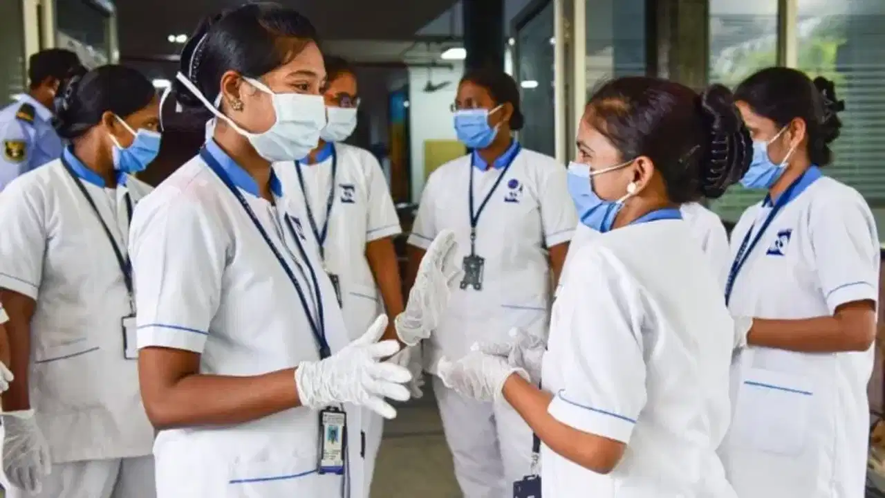 Kuwait Ministry of Health: ഗൾഫ് നഴ്സുമാർക്ക് തിരിച്ചടി; സർട്ടിഫിക്കറ്റ് പരിശോധന മൂലം ജോലി നഷ്ടപ്പെടുമോ? Kuwait Ministry of Health: ഗൾഫ് നഴ്സുമാർക്ക് തിരിച്ചടി; സർട്ടിഫിക്കറ്റ് പരിശോധന മൂലം ജോലി നഷ്ടപ്പെടുമോ?