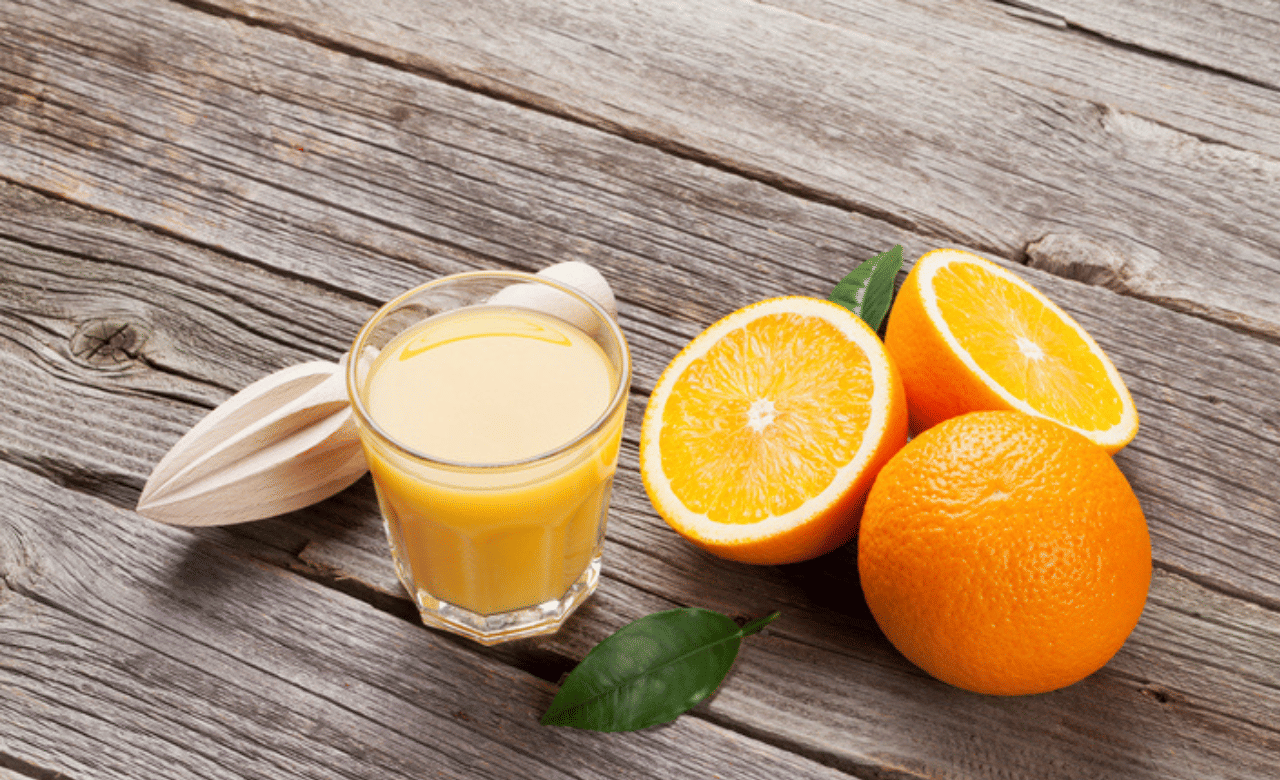 ശേഷം, നന്നായി അടിച്ചെടുത്ത ശേഷം ഒരു അരിപ്പ ഉപയോഗിച്ച് അരിച്ചെടുത്ത് ഉപയോഗിക്കാം. ഫ്രഷ് ആയി തന്നെ ജ്യൂസ് കുടിക്കാൻ ശ്രമിക്കുക, അധികനേരം വെച്ചാലും കയ്പ്പ് വരാൻ സാധ്യതയുണ്ട്. (Image Credit: Getty Images)