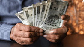 8th Pay Commission: അടിസ്ഥാന ശമ്പളം 54,000 രൂപയാകുമോ? ഫിറ്റ്‌മെന്റ് ഫാക്ടർ ആവശ്യങ്ങൾ ഇങ്ങനെ