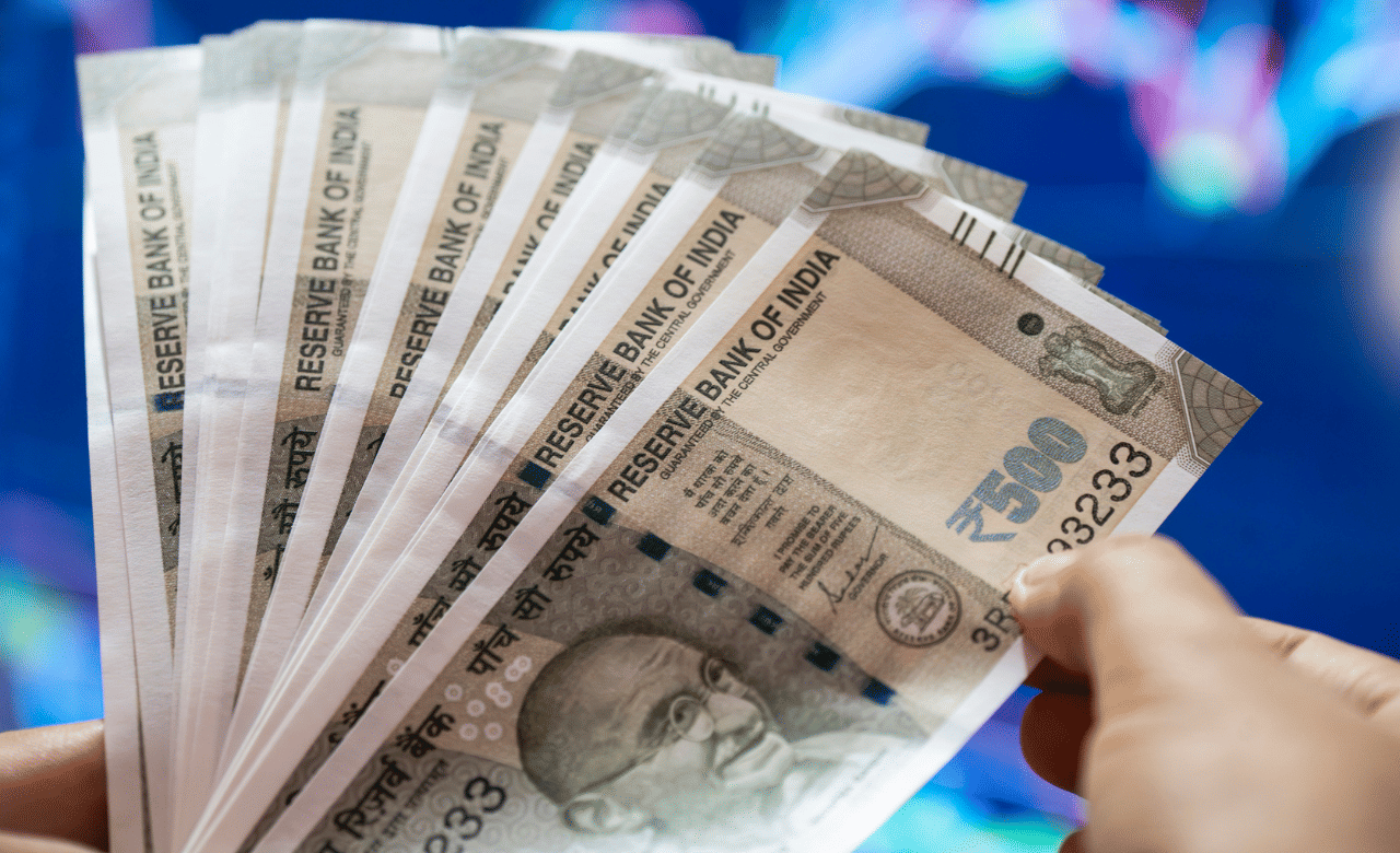 കേന്ദ്ര സർക്കാർ ഗ്യാരണ്ടിയുള്ള റിക്കറിംഗ് ഡെപ്പോസിറ്റ് (RD) പദ്ധതിയിലൂടെ ദീർഘകാലാടിസ്ഥാനത്തിൽ ലക്ഷക്കണക്കിന് രൂപയുടെ സമ്പാദ്യം കെട്ടിപ്പടുക്കാൻ സാധിക്കും. ചെറിയ മാസത്തവണകളിലൂടെ വലിയൊരു തുക സ്വന്തമാക്കാൻ കഴിയും.
