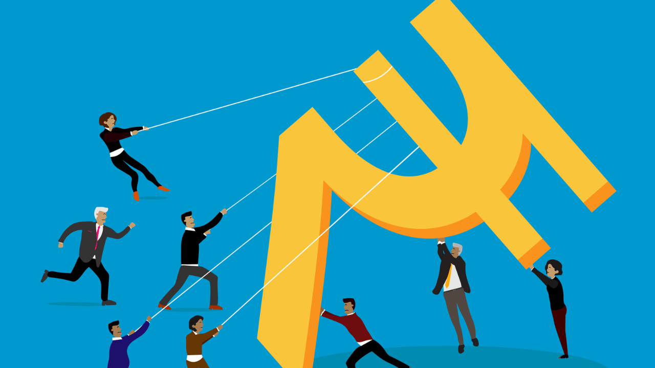 വ്യാപാരത്തിനൊടുവിൽ വൈകുന്നേരം 94.83 എന്ന നിലയിൽ രൂപ എത്തി. ഈ ഒരൊറ്റ വർഷം രൂപയുടെ മൂല്യത്തിൽ ഏകദേശം 10 ശതമാനത്തിന്റെ ഇടിവ് ഉണ്ടായതായാണ് കണക്ക്. 2011 - 12 കാലഘട്ടത്തിന് ശേഷമുണ്ടായ ഏറ്റവും വലിയ തകർച്ചയാണിത്.