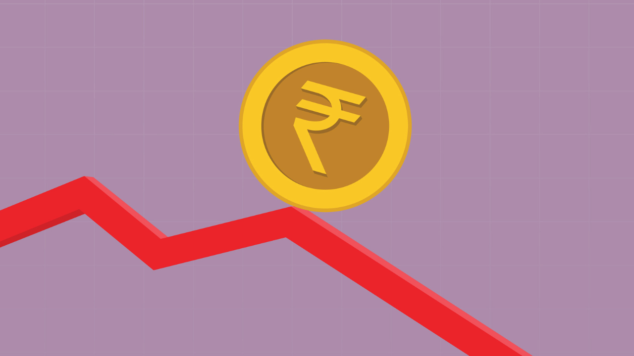 രൂപയുടെ മൂല്യം ഇടിയുന്നത് ഇറക്കുമതി ചെയ്യുന്ന സാധനങ്ങളുടെ വില വർദ്ധിക്കാനും പണപ്പെരുപ്പത്തിനും കാരണമായേക്കും. ഇത് സാധാരണക്കാരുടെ ആശങ്ക വർദ്ധിപ്പിക്കുന്നു. രൂപയുടെ തകർച്ച ഓഹരി വിപണിയിലും പ്രകടമാണ്. നിഫ്റ്റി സൂചികയിൽ 11 ശതമാനം ഇടിവുണ്ടായി. (Image Credit: Getty Image)