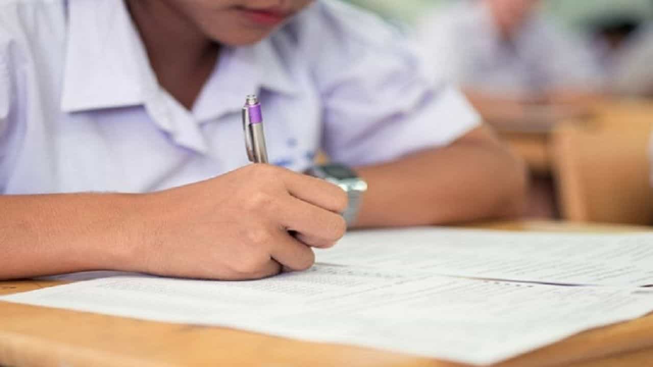 Kerala SSLC Exam 2026: എസ്എസ്എൽസി മലയാളം പരീക്ഷ എളുപ്പമോ അതോ കടുപ്പമോ?; ചോദ്യപേപ്പർ പരിശോധിച്ചാലോ