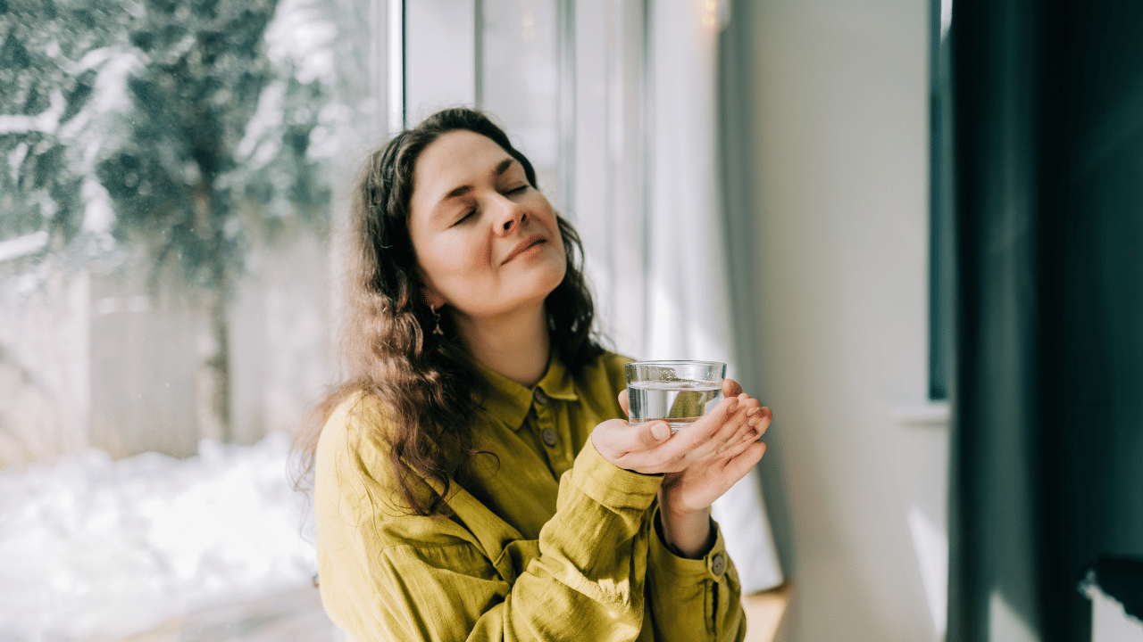 നാരങ്ങ, പഞ്ചസാര, ഐസ്, കസ്‌കസ് എന്നിവ ചേർത്തുള്ള കുലുക്കി സർബത്തും കുടിക്കാവുന്നതാണ്. ഇതിൽ ചേർക്കുന്ന കസ്‌കസ് ശരീരത്തിലെ ചൂട് കുറയ്ക്കാൻ മികച്ചതാണെന്ന് പറയപ്പെടുന്നു.
