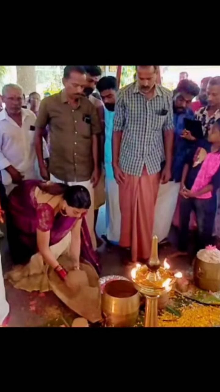 വേതാളംകുന്ന് ക്ഷേത്രത്തിൽ പറ വഴിപാട് നടത്തി നടി അനുശ്രീ