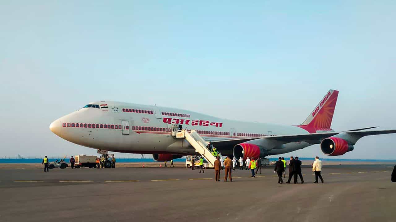UAE Flight Service: ഗൾഫ് വിമാന സർവീസുകളിൽ മാറ്റം: യുഎഇയിലേക്ക് 26 പ്രത്യേക വിമാനമുൾപ്പെട്ടെ 42 സർവ്വീസുകൾ, അറിയേണ്ട കാര്യങ്ങൾ UAE Flight Service: ഗൾഫ് വിമാന സർവീസുകളിൽ മാറ്റം: യുഎഇയിലേക്ക് 26 പ്രത്യേക വിമാനമുൾപ്പെട്ടെ 42 സർവ്വീസുകൾ, അറിയേണ്ട കാര്യങ്ങൾ