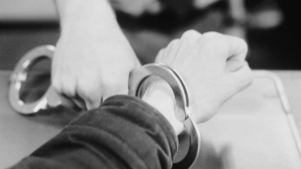 Thiruvananthapuram Crime : ഇൻസ്റ്റഗ്രാമിലൂടെ 19കാരനെ ഹണി ട്രാപ്പിൽ പെടുത്തി പണവും ഫോണും കവർന്നു; യുവതിയും ആൺ സുഹൃത്തും പിടിയിൽ