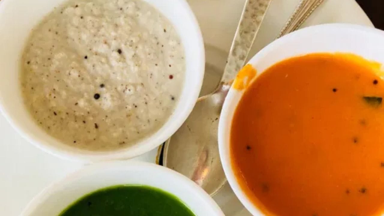 ഉയർന്ന ഫൈബർ കണ്ടൻ്റുള്ളതിനാൽ പഴത്തൊലി ദഹനപ്രക്രിയ സുഗമമാക്കാൻ സഹായിക്കുന്നു. അതുപോലെ തന്നെ പഴത്തൊലിയിൽ അടങ്ങിയിരിക്കുന്ന ട്രിപ്റ്റോഫാൻ ഉറക്കക്കുറവ് പരിഹരിക്കാനും മാനസിക സമ്മർദ്ദം കുറയ്ക്കാനും വളരെ നല്ലതാണ്. കണ്ണുകളുടെ ആരോഗ്യത്തിന് ആവശ്യമായ ലുട്ടീനും ഇതിൽ ധാരാളമായി അടങ്ങിയിട്ടുണ്ട്.