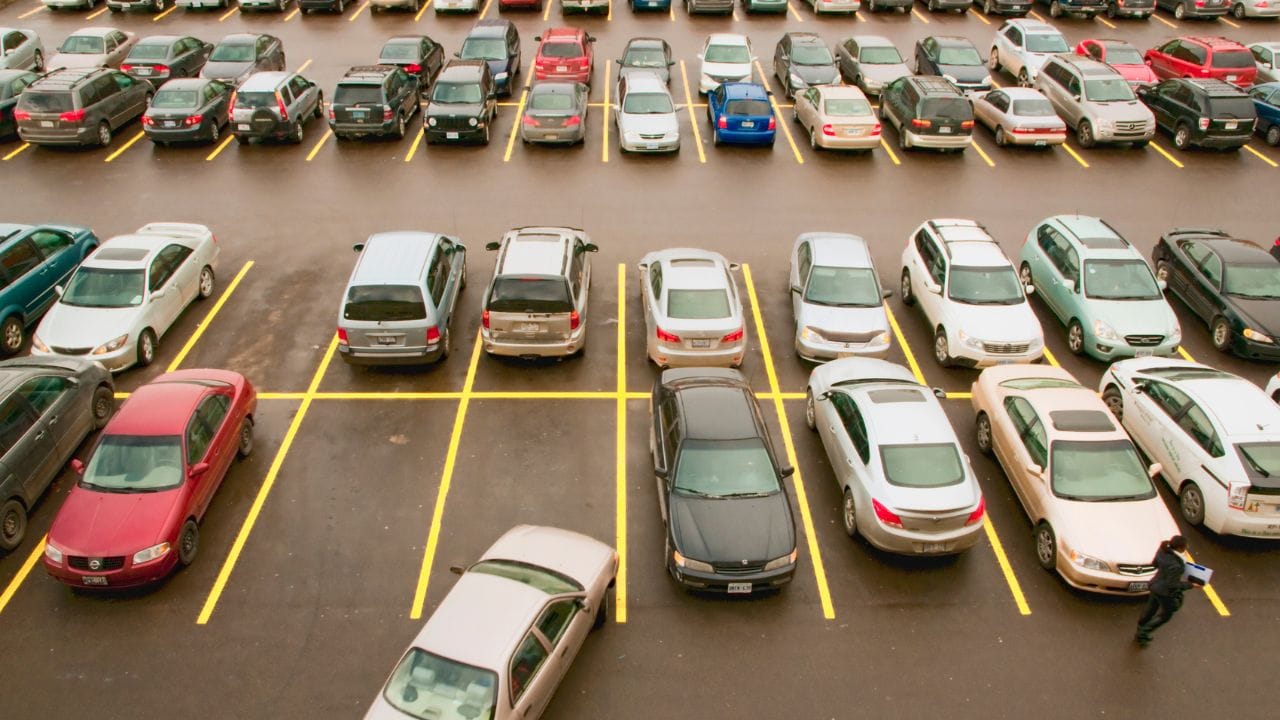 എന്നാല്‍ നിലവില്‍ നിര്‍ദേശിക്കപ്പെട്ടിരിക്കുന്നത് വലിയ ചെലവ് വരുന്ന പദ്ധതികളാണ്. ഭൂമി, പണം, ലോജിസ്റ്റിക്കല്‍ പരിമിതികള്‍ ഇതെല്ലാം കണക്കിലെടുത്ത് ഘട്ടം ഘട്ടമായി പദ്ധതി നടപ്പാക്കാനാണ് ഗ്രേറ്റര്‍ ബെംഗളൂരു അതോറിറ്റിയുടെ തീരുമാനം. ഓരോ പദ്ധതിയുടെയും മുന്‍ഗണനയ്ക്ക് അനുസരിച്ചാകും നടപ്പിലാക്കല്‍ എന്ന് ഉദ്യോഗസ്ഥര്‍ പറയുന്നു. 

