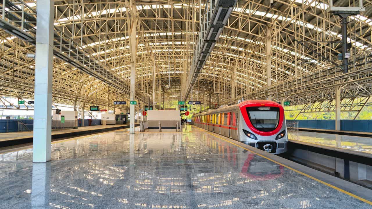 Bengaluru Namma Metro Travel: ട്രാഫിക് പേടി വേണ്ട! നമ്മ മെട്രോയിൽ കറങ്ങാം ബെംഗളൂരു; സമയം ലാഭിക്കാം ഇങ്ങനെ Bengaluru Namma Metro Travel: ട്രാഫിക് പേടി വേണ്ട! നമ്മ മെട്രോയിൽ കറങ്ങാം ബെംഗളൂരു; സമയം ലാഭിക്കാം ഇങ്ങനെ