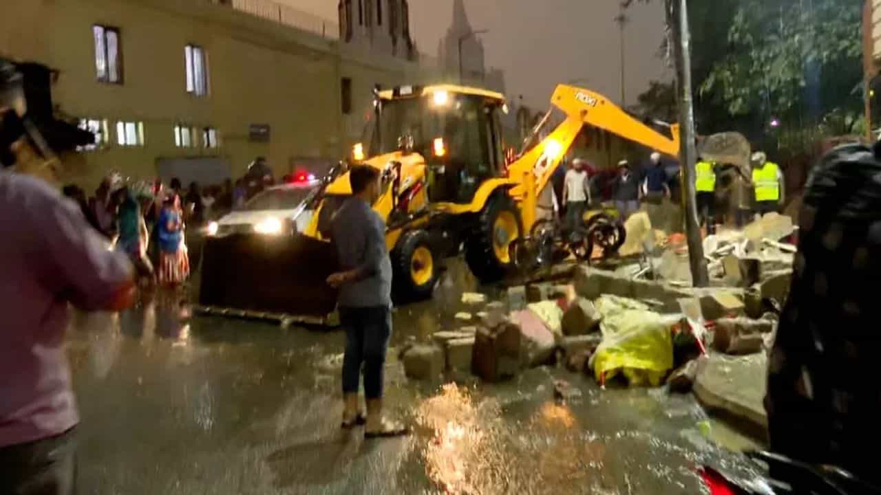 Bengaluru Rain Tragedy: ദുരിതം പെയ്തിറങ്ങി! ബെംഗളൂരുവില്‍ മതില്‍ തകര്‍ന്ന് രണ്ട് മലയാളികള്‍ മരിച്ചു