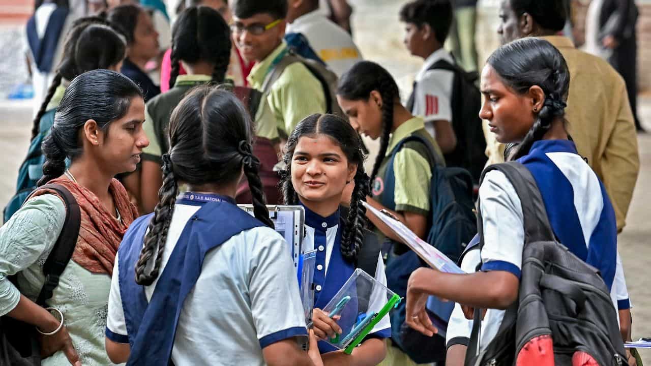 CBSE Second Board Exams: സിബിഎസ്ഇ പത്താം ക്ലാസ് സെക്കൻഡ് ബോർഡ് പരീക്ഷ: വിദ്യാർത്ഥികൾ ശ്രദ്ധിക്കേണ്ടത് CBSE Second Board Exams: സിബിഎസ്ഇ പത്താം ക്ലാസ് സെക്കൻഡ് ബോർഡ് പരീക്ഷ: വിദ്യാർത്ഥികൾ ശ്രദ്ധിക്കേണ്ടത്