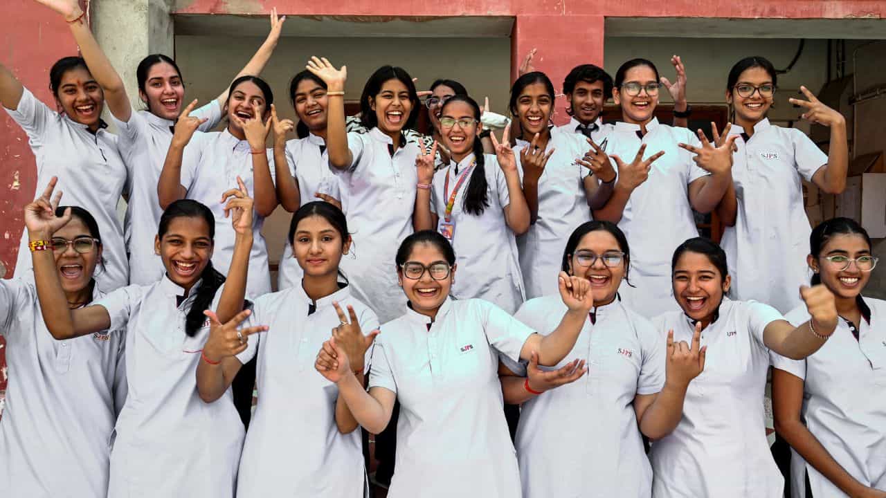 CBSE 12th Result 2026: സിബിഎസ്ഇ പന്ത്രണ്ടാം ക്ലാസ് ഫലം ഏപ്രിൽ 30നുള്ളിലോ?; എവിടെ എങ്ങനെ അറിയാം