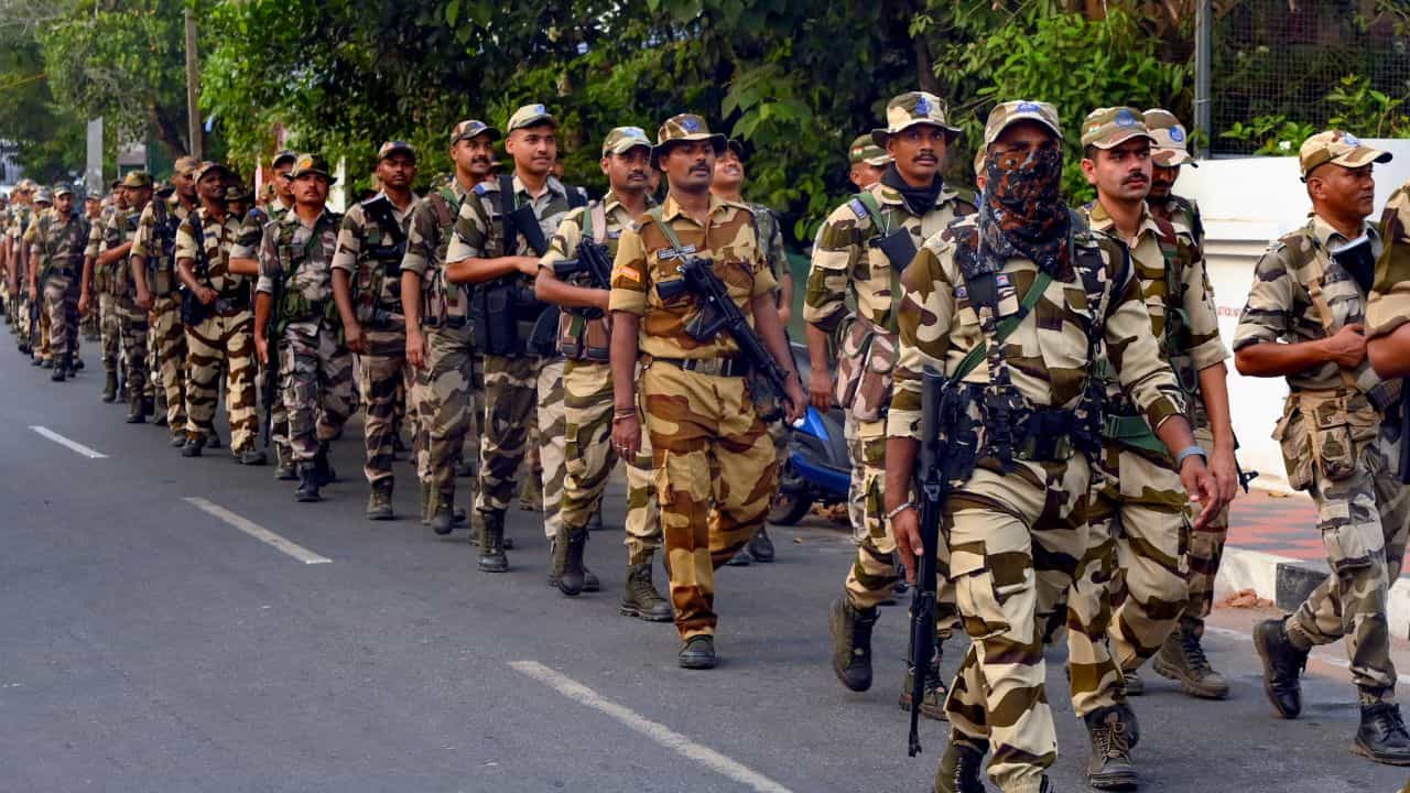 CRPF Constable Recruitment: പ്ലസ് ടു കഴിഞ്ഞവർക്ക് സിആർപിഎഫിൽ ജോലി നേടാം; 9195 ഒഴിവുകൾ, അപേക്ഷക്കേണ്ടത്