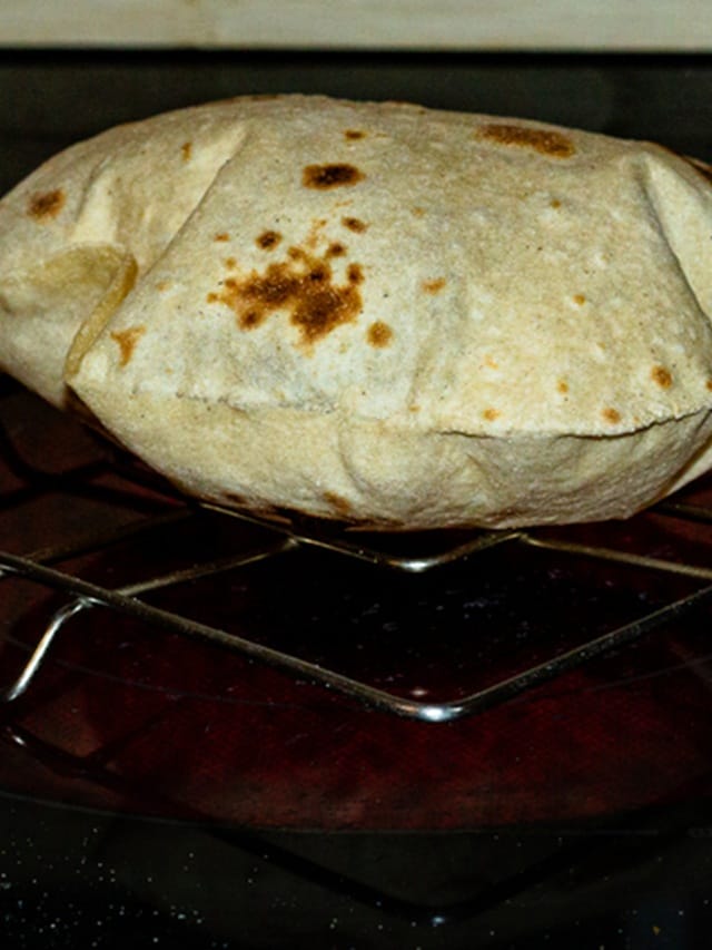 പാന്‍ ഇല്ലാതെ ഗ്യാസ് ഫ്ലെയിമിൽ ചപ്പാത്തി ചുട്ടാല്‍ കുഴപ്പമോ?