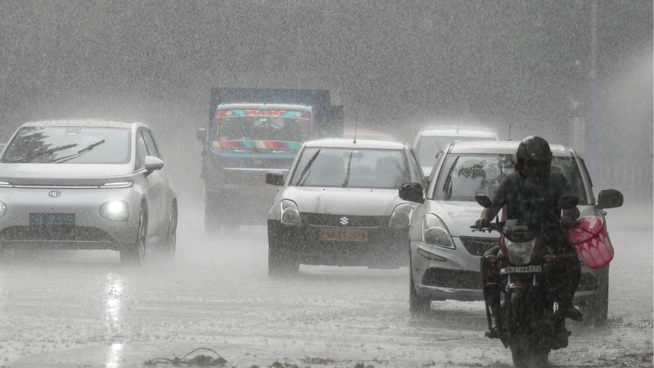 Chennai Weather: കനത്ത ചൂടിനിടെ ആശ്വാസമഴ, ചെന്നൈ മലയാളികളേ.... കുടയെടുത്തോണേ