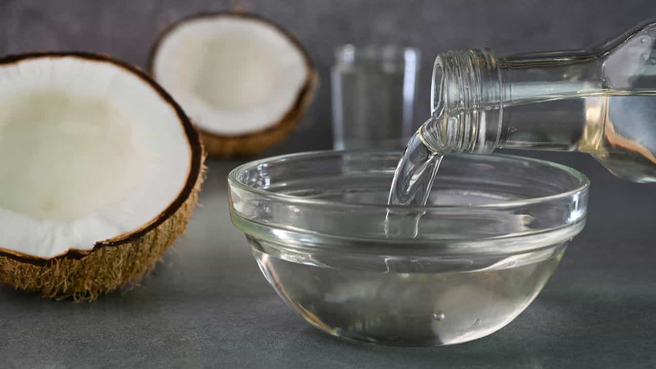 Coconut Oil Price: വെളിച്ചെണ്ണ ഇന്നുതന്നെ വാങ്ങിക്കോളൂ; റെക്കോഡ് വിലയിടിവ്