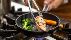 Cooking Tips: ഇറച്ചി വേവിക്കുമ്പോൾ വരുത്തുന്ന ഈ തെറ്റുകൾ ആരോഗ്യത്തിന് അപകടം, ശരിയായ രീതി ഇതാ.....