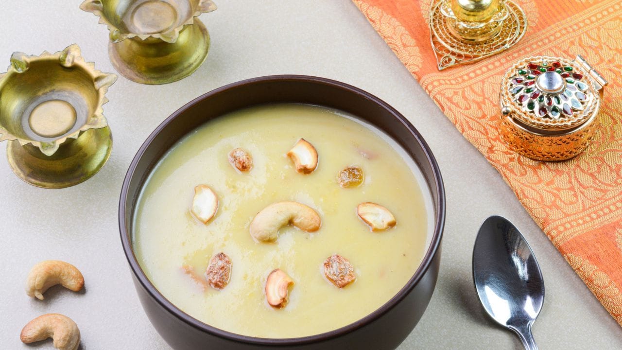 പഞ്ചസാര പെട്ടെന്ന് കൂടുമ്പോൾ ചിലരിൽ താഴെ പറയുന്ന അസ്വസ്ഥതകൾ കണ്ടേക്കാം. അതായത് അമിതമായ ദാഹം, കൂടുതൽ തവണ മൂത്രമൊഴിക്കാൻ തോന്നുക, ക്ഷീണമോ തളർച്ചയോ അനുഭവപ്പെടുക, തലകറക്കം അല്ലെങ്കിൽ കാഴ്ച മങ്ങുക എന്നിവ സംഭവിക്കാം.