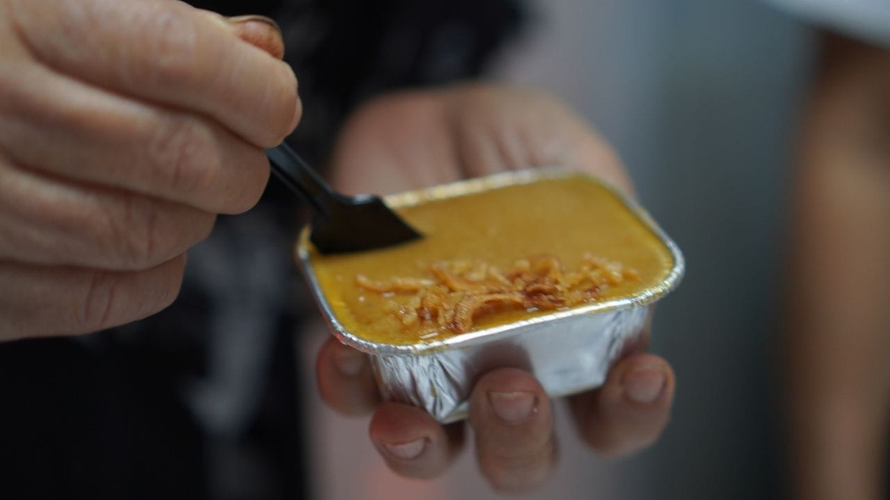 ഡോക്ടർ നിർദ്ദേശിച്ച മരുന്നുകളോ ഇൻസുലിനോ കൃത്യസമയത്ത് എടുക്കാൻ മറക്കരുത്. കിഡ്‌നി സംബന്ധമായ പ്രശ്നങ്ങളോ വളരെ ഉയർന്ന തോതിലുള്ള പ്രമേഹമോ ഉള്ളവർ പായസം ഒഴിവാക്കുന്നതാണ് എപ്പോഴും നല്ലത്. പായസം കുടിച്ച ശേഷം അമിതമായ ശാരീരിക അസ്വസ്ഥതകൾ തോന്നുകയാണെങ്കിൽ ഉടൻ തന്നെ പഞ്ചസാര പരിശോധിക്കുകയും ഡോക്ടറുടെ സഹായം തേടുകയും ചെയ്യുക.