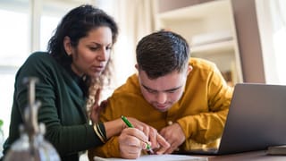 Kerala Gold Rate: സ്വർണവില ഇന്നും കുറയുമോ? ചാഞ്ചാടി പൊന്നിൻ്റെ വില; ഇന്നത്തെ നിരക്ക്