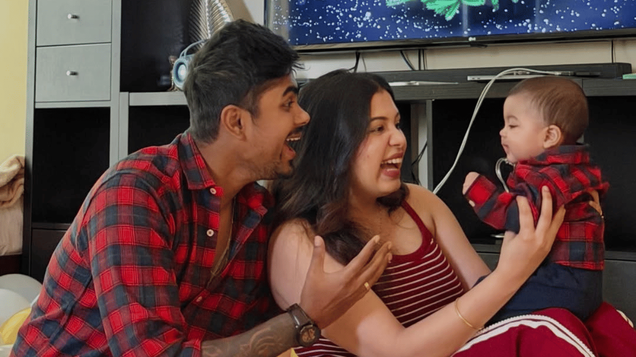 മലയാളികളുടെ പ്രിയപ്പെട്ട താരകുടുംബമാണ് നടൻ കൃഷ്ണകുമാറിന്റേത്. വീട്ടിലെ ഓരോ വിശേഷങ്ങളും വ്ലോ​ഗിലൂടെ അവർ പങ്കുവയ്ക്കാറുണ്ട്. ഇപ്പോഴിതാ, കഴിഞ്ഞ ദിവസം ദിയ കൃഷ്ണ പങ്കുവെച്ച വിഡിയോ വൈറലായിരിക്കുകയാണ്. പിന്നാലെ ചില വിമർശനങ്ങളും ഉയർന്നിട്ടുണ്ട്.
