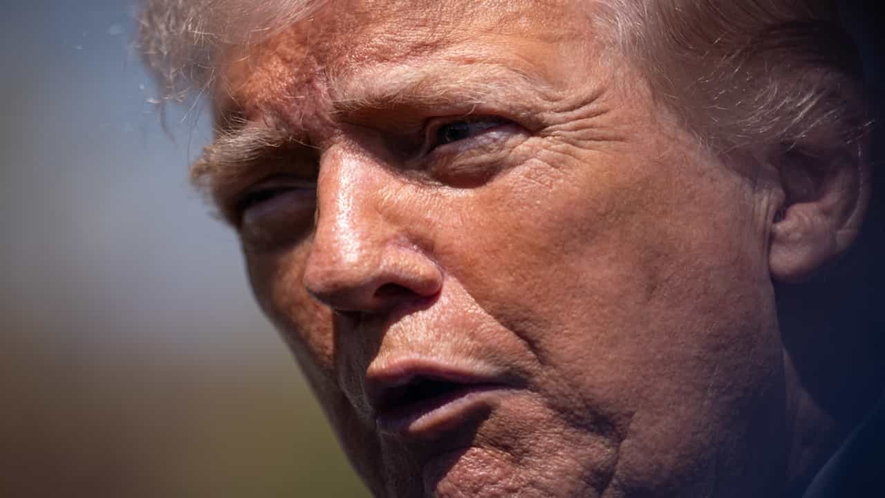 Donald Trump: രണ്ടാഴ്ചത്തേക്ക് സമാധാനം; ഇറാനെതിരായ ആക്രമണം താല്ക്കാലികമായി നിര്ത്തുന്നുവെന്ന് ട്രംപ് Donald Trump: രണ്ടാഴ്ചത്തേക്ക് സമാധാനം; ഇറാനെതിരായ ആക്രമണം താല്ക്കാലികമായി നിര്ത്തുന്നുവെന്ന് ട്രംപ്