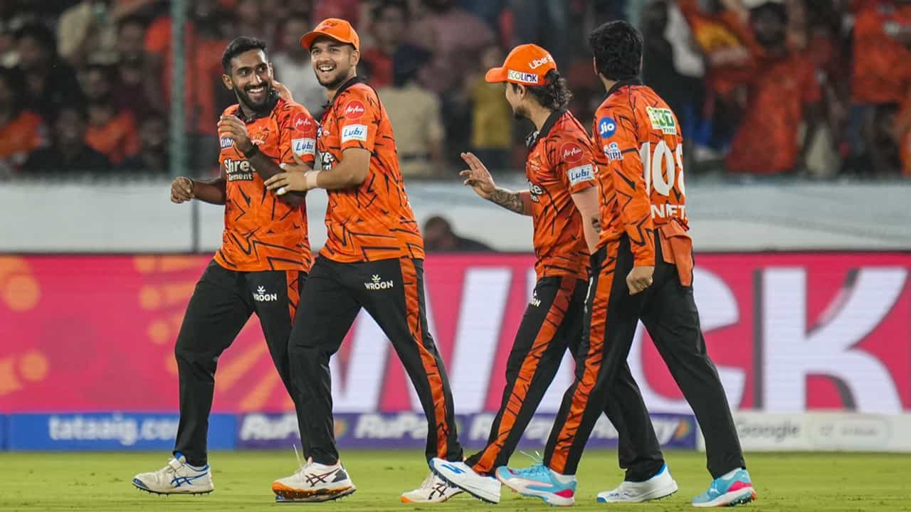 SRH vs DC: അഭിഷേക് അടിച്ചോടിച്ചു, മലിംഗ എറിഞ്ഞുവീഴ്ത്തി; ഡല്‍ഹിയെ തവിടുപൊടിയാക്കി സണ്‍റൈസേഴ്‌സ്‌