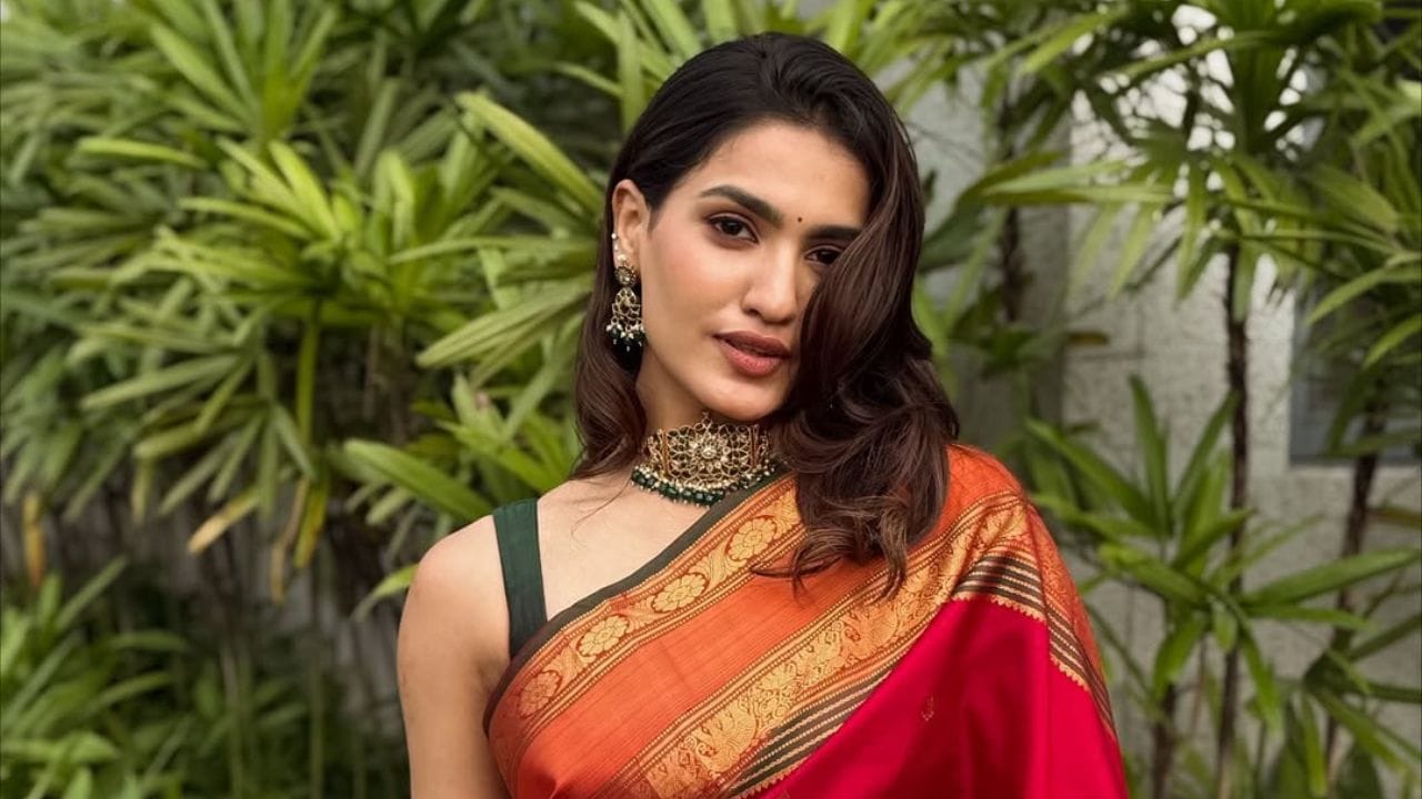 സാനിയയുടെ അഭിമുഖത്തിന് ശേഷം വളരെ വിഷമിപ്പിച്ചൊരു കാര്യമുണ്ട്. യുകെയിലെ പ്രമുഖ മാധ്യമത്തെ കുറിച്ചാണ്. സാനിയ അയ്യപ്പൻ വന്നപ്പോൾ റേസിസം നേരിട്ടു. പക്ഷേ, എസ്തറിന് വലിയ യൂണിവേഴ്സിറ്റിയിൽ കിട്ടി, മറ്റേയാൾക്ക് സ്റ്റാർഡം ഒന്നുമില്ലാത്തതിനാൽ അഡ്ജസ്റ്റ് ചെയ്യാൻ പറ്റാത്തതിനാൽ പേടിച്ച് ഓടി എന്നൊക്കെയാണ് ആ മാധ്യമം എഴുതിയത്.
