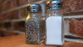 Pepper Powder: കുരുമുളക് പൊടിയിൽ മായമുണ്ടോ? ശരിക്കുള്ളത് എങ്ങനെ തിരിച്ചറിയാം; വ്യാജനെ കണ്ടെത്താം...