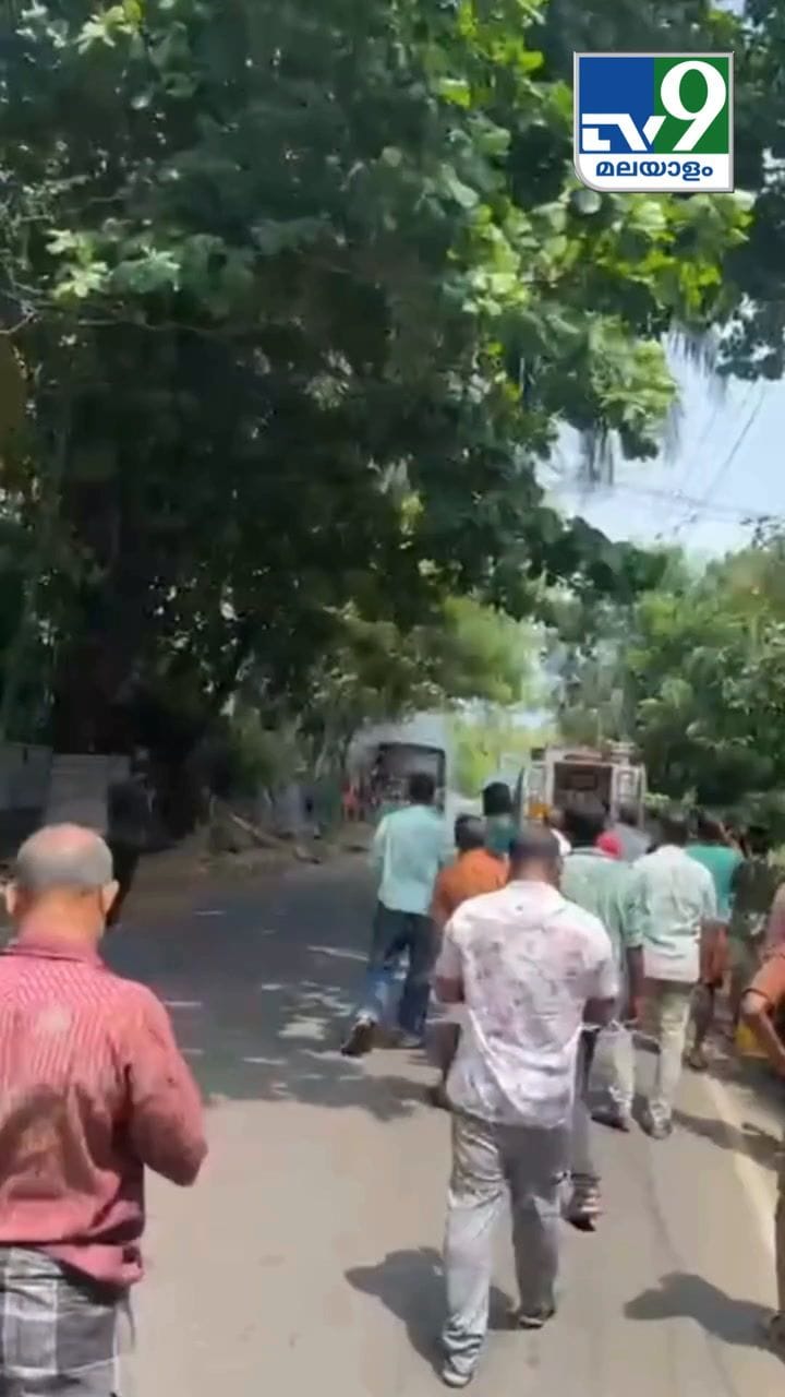 കോഴിക്കോട് ഓടിക്കൊണ്ടിരുന്ന ബസിന് തീപിടിച്ചപ്പോൾ