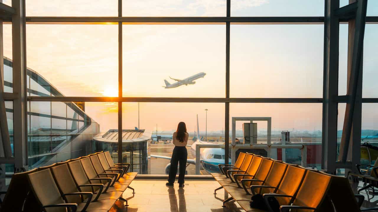 Gulf Flights : പശ്ചിമേഷ്യയിൽ സംഘർഷാവസ്ഥ, വിമാന സർവീസുകൾക്ക് നിയന്ത്രണം; ഇന്ത്യക്കാർക്ക് ജാഗ്രതാ നിർദ്ദേശം