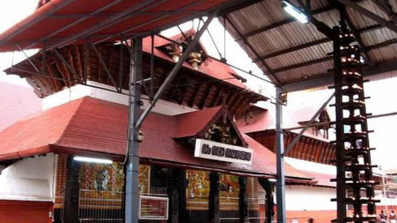 Guruvayur Temple: വൈശാഖ പുണ്യമാസമായി; ഇനി ഗുരുവായൂരിൽ ഭക്തജനത്തിരക്കേറും Guruvayur Temple: വൈശാഖ പുണ്യമാസമായി; ഇനി ഗുരുവായൂരിൽ ഭക്തജനത്തിരക്കേറും