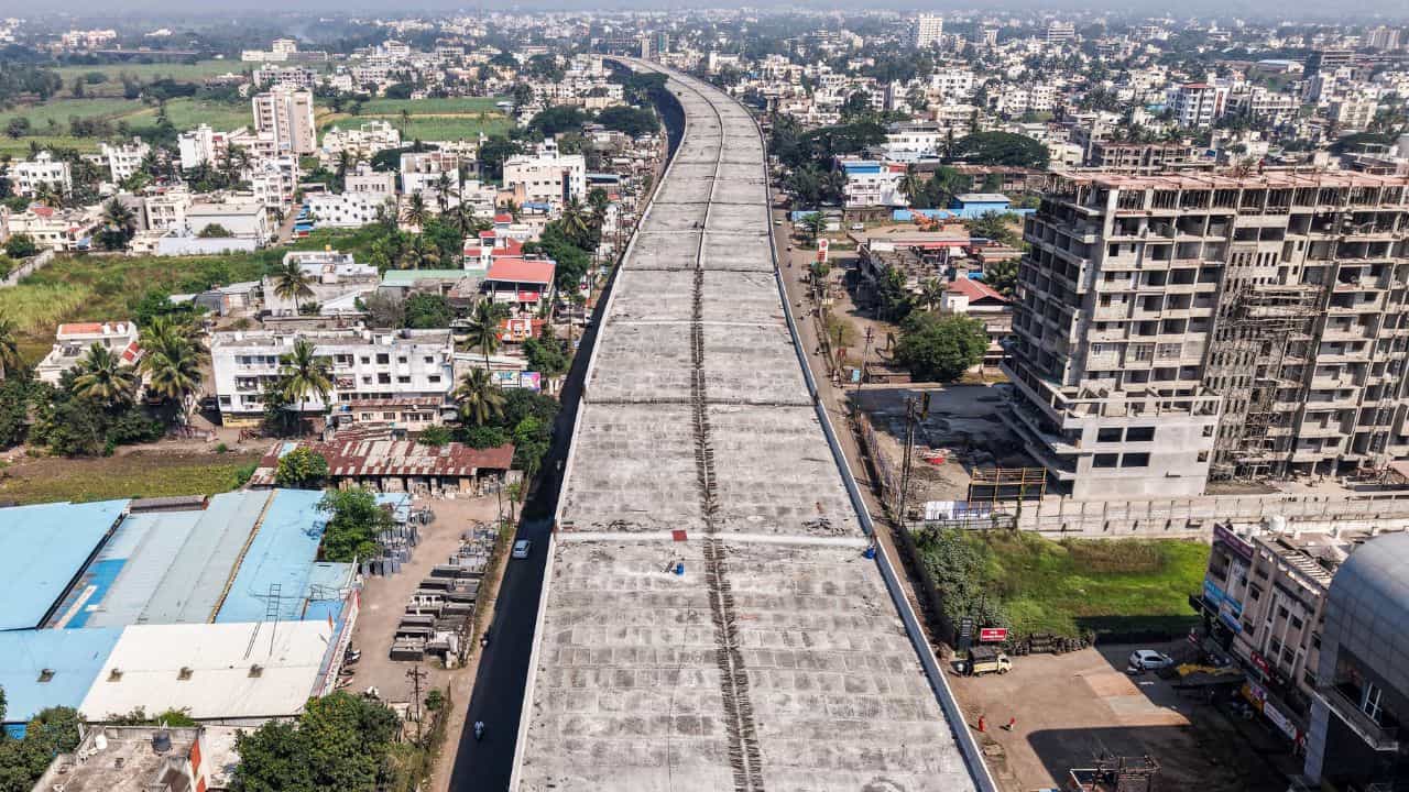 Aroor-Thuravur Highway: യാത്രക്കാരുടെ കണ്ണീര്‍ തുടരും! അരൂര്‍-തുറവൂര്‍ എലിവേറ്റഡ് ഹൈവേ തുറക്കില്ലേ?