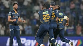 ബെഞ്ചിലിരിക്കുന്ന എല്ലാവര്‍ക്കും ഗ്രൗണ്ടിലേക്ക് അനുവാദമില്ല