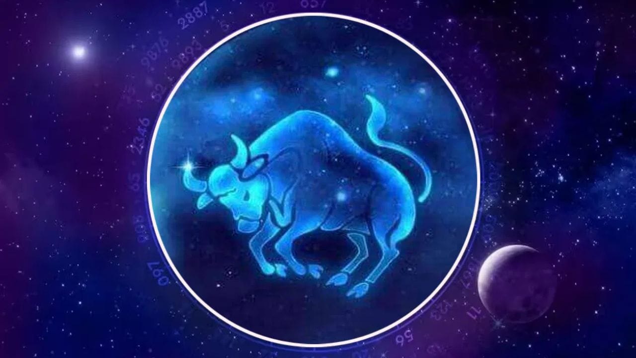  ഇടവം: ഇടവം രാശിക്കാരുടെ പന്ത്രണ്ടാം ഭാവത്തിലാണ് ഈ സംക്രമണം നടക്കുക. ഇടവം രാശിക്കാരുടെ പന്ത്രണ്ടാം ഭാവത്തിലാണ് ഈ സംക്രമണം നടക്കുന്നത്. ഇത് ജീവിതത്തിൽ പല വെല്ലുവിളികളും കൊണ്ടുവരും. കരിയറിലും തൊഴിലിലും ചില പ്രശ്നങ്ങൾ നേരിടേണ്ടതായി വന്നേക്കാം. അനാവശ്യമായ ചിലവുകൾ വർദ്ധിക്കും.. മാതാപിതാക്കളുടെ ആരോഗ്യസ്ഥിതി മോശമാകും. വീട്ടിൽ സ്വസ്ഥത നഷ്ടപ്പെടും. നിങ്ങളുടെ ആരോഗ്യകാര്യത്തിലും നല്ല ശ്രദ്ധ നൽകുക. (PHOTO: TV9 NETWORK)