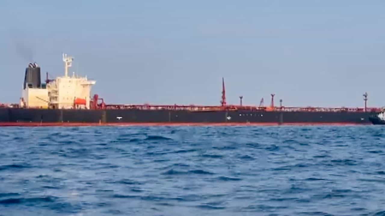 India Crude Oil Import: അമേരിക്കൻ ഉപരോധം, ഇറാനിൽ നിന്നുള്ള എണ്ണക്കപ്പൽ ഇന്ത്യയിലേക്കുള്ള യാത്രയ്ക്കിടെ ചൈനയിലേക്ക് തിരിച്ചുവിട്ടു