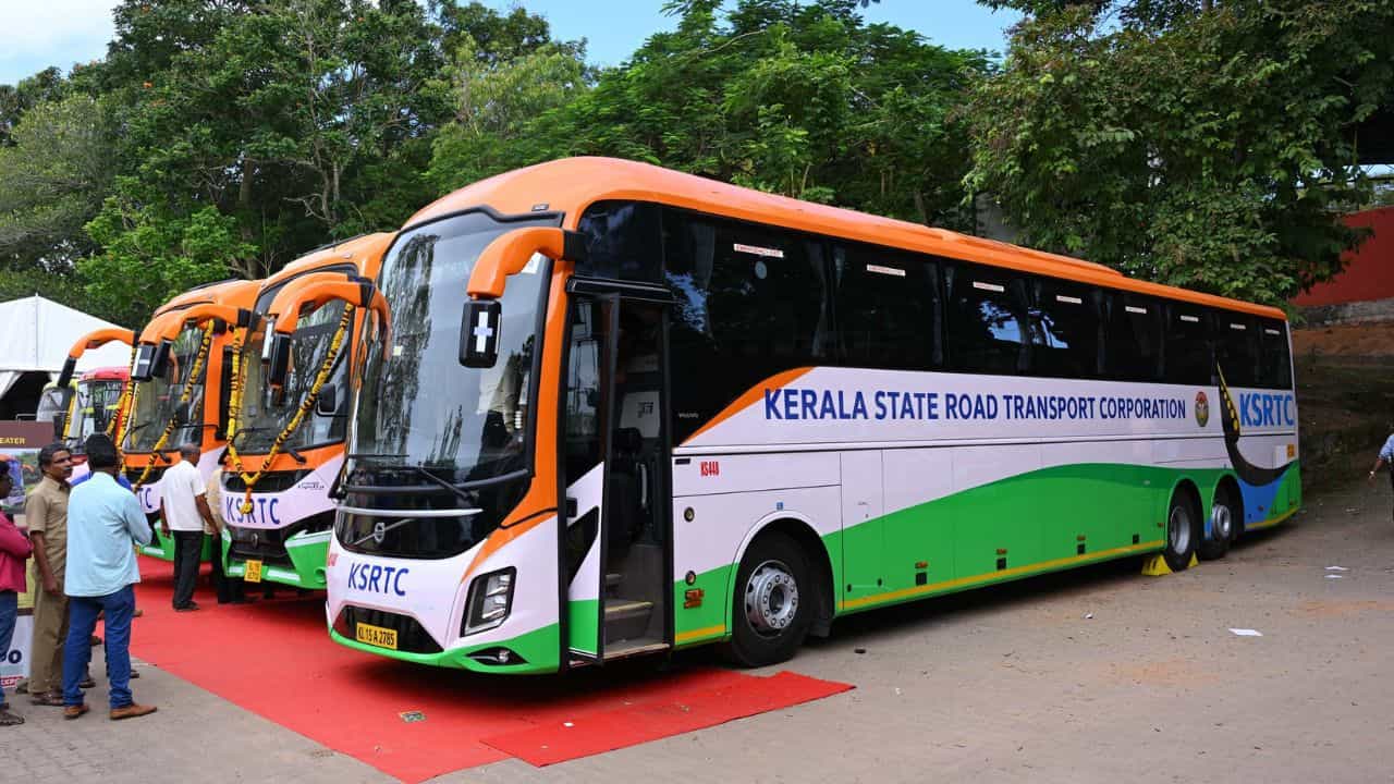 Bengaluru-Kerala Travel: ബെംഗളൂരു - കേരള യാത്രയ്ക്ക് കെഎസ്ആർടിസി നോക്കണ്ട, കീശ കാലിയാക്കും; നിരക്ക് കേട്ട് ഞെട്ടരുത്