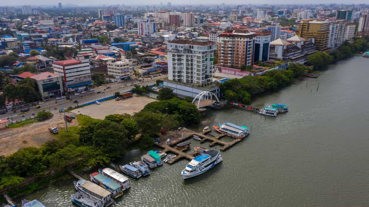 Kochi Buildings: കൊച്ചിയിലെ ഏറ്റവും ഉയരമുള്ള കെട്ടിടം ഏതാണെന്ന് അറിയാമോ? ആകാശം മുട്ടും കൊമ്പന്മാരിതാ